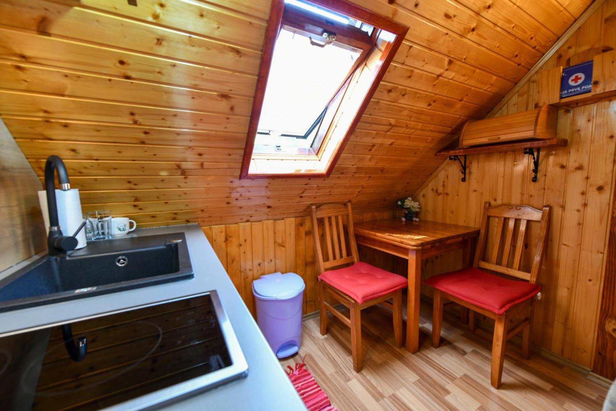 Guest House Martin Korana Exterior photo