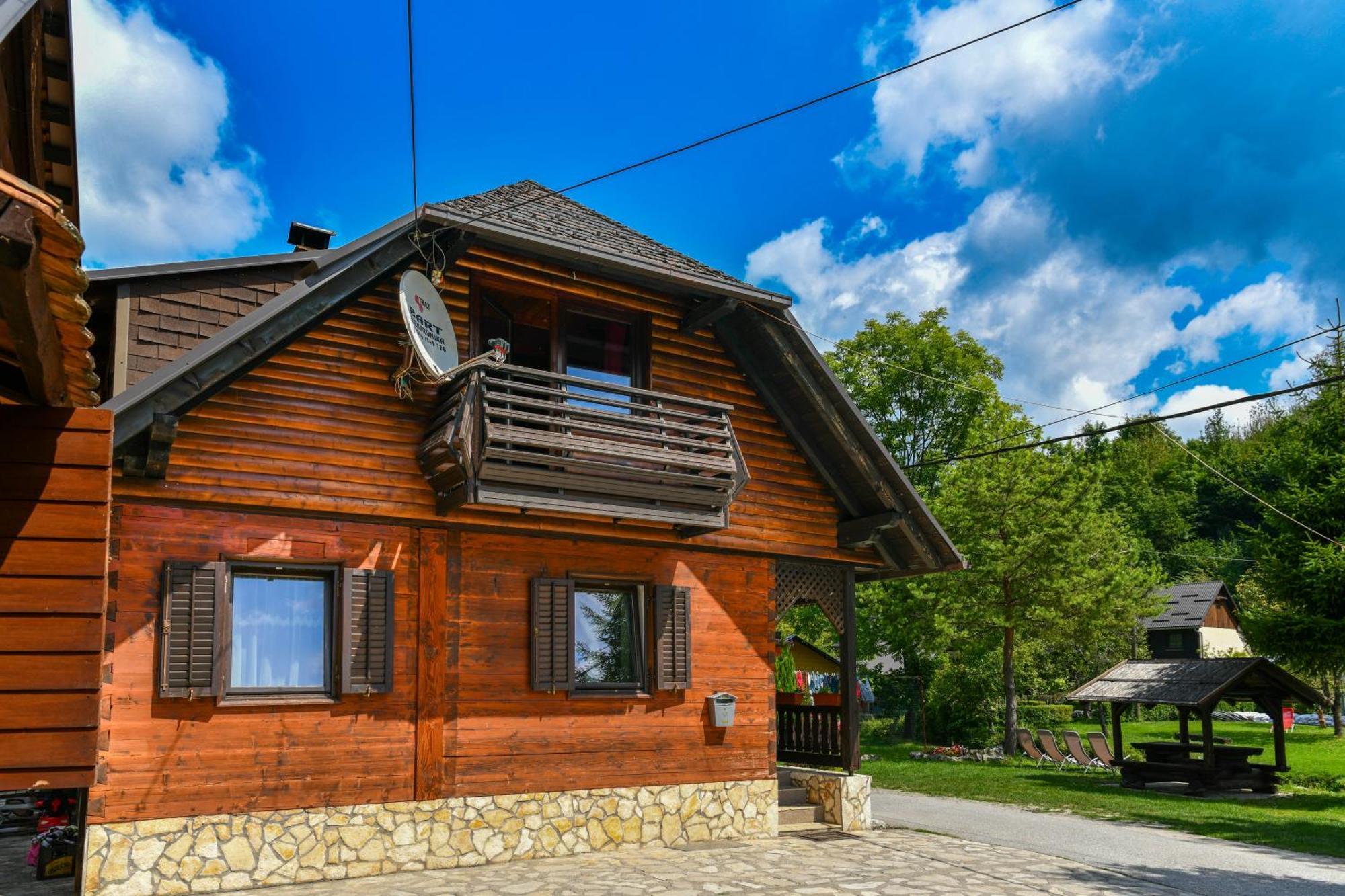 Guest House Martin Korana Exterior photo